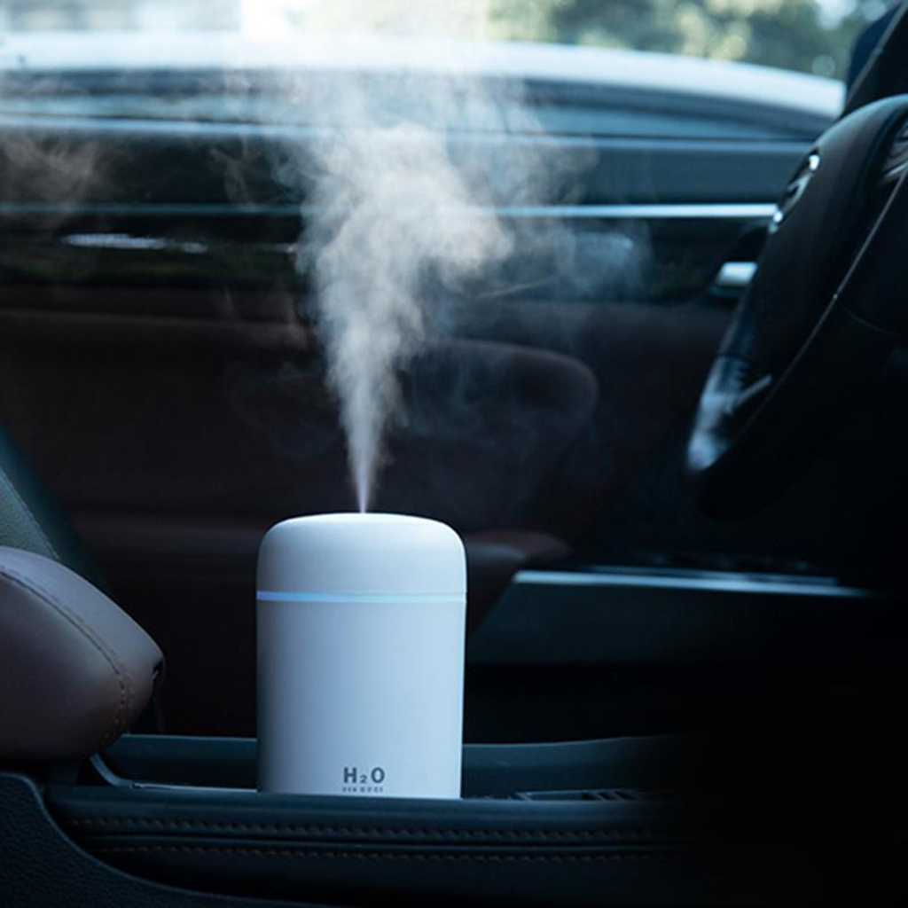 BreezeGlow: Portable Aroma Diffuser & Humidifier for Car & Home